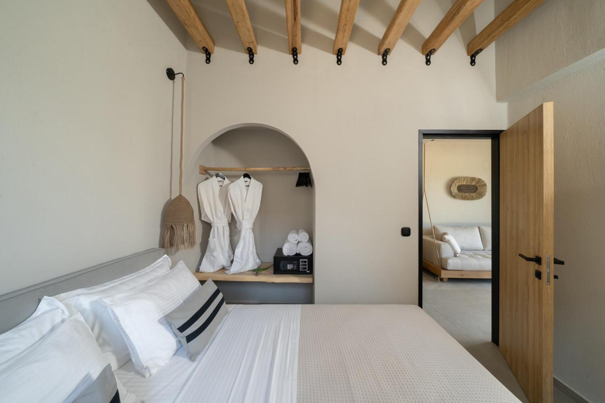 Amo Golden Suites Chrysi Ammoudia ภายนอก รูปภาพ