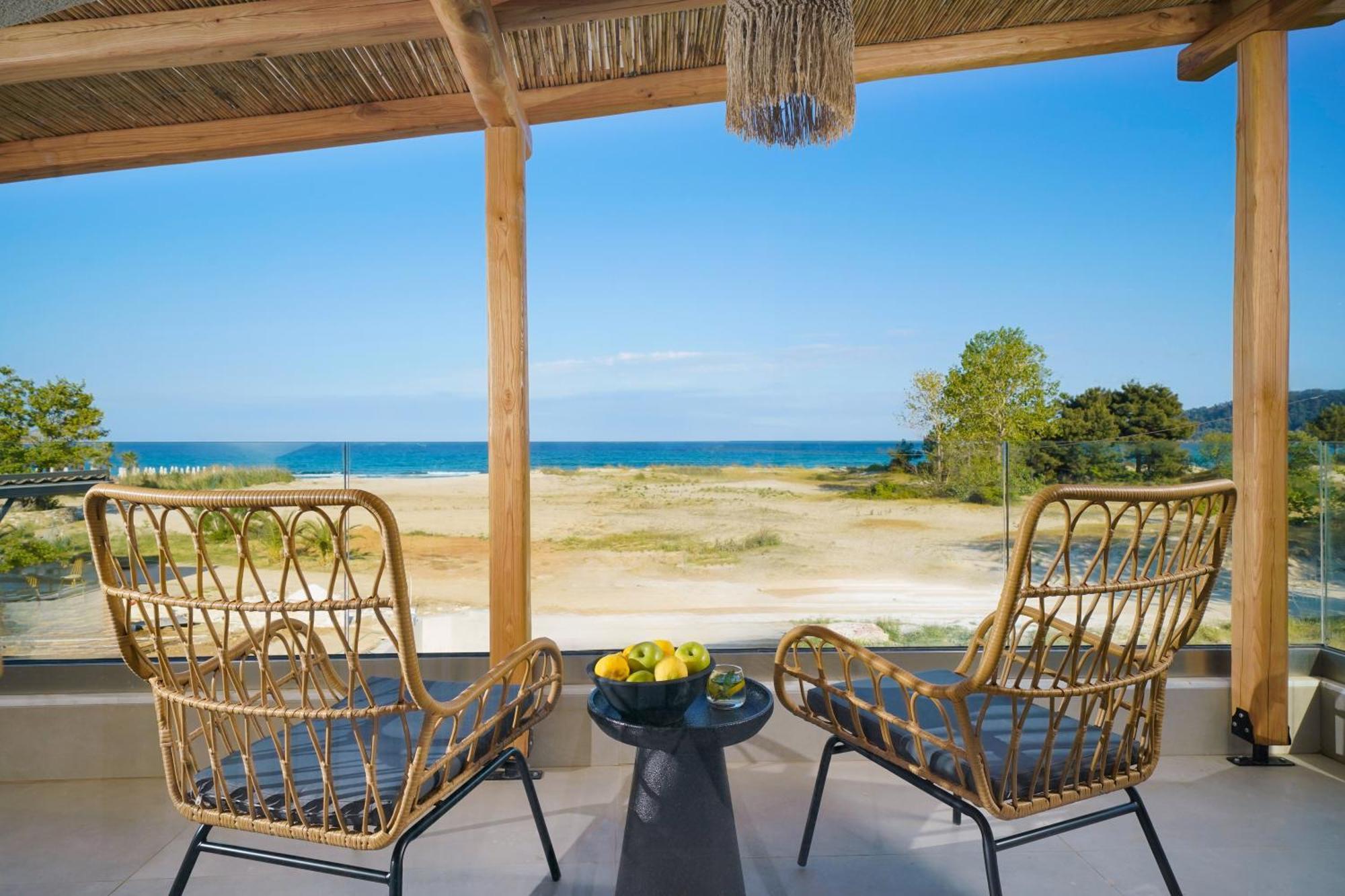 Amo Golden Suites Chrysi Ammoudia ภายนอก รูปภาพ