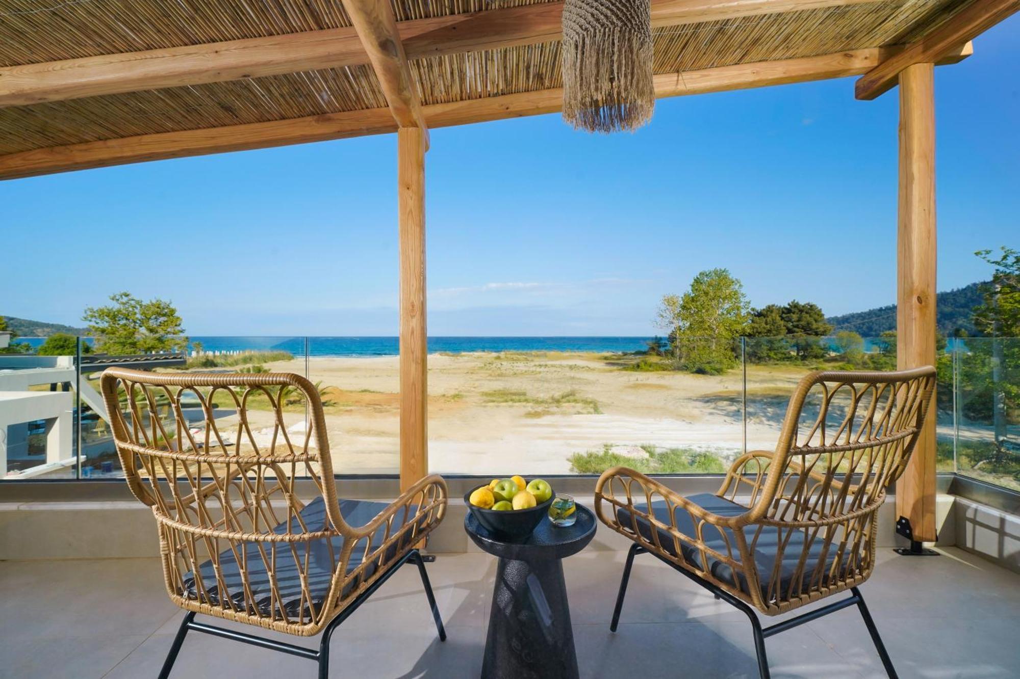 Amo Golden Suites Chrysi Ammoudia ภายนอก รูปภาพ