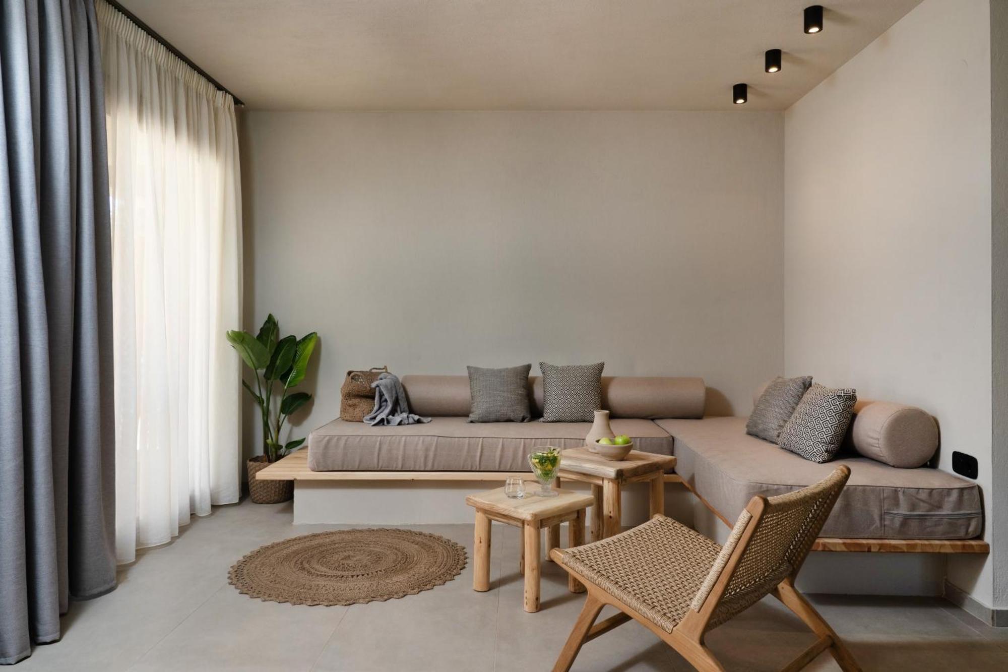 Amo Golden Suites Chrysi Ammoudia ภายนอก รูปภาพ
