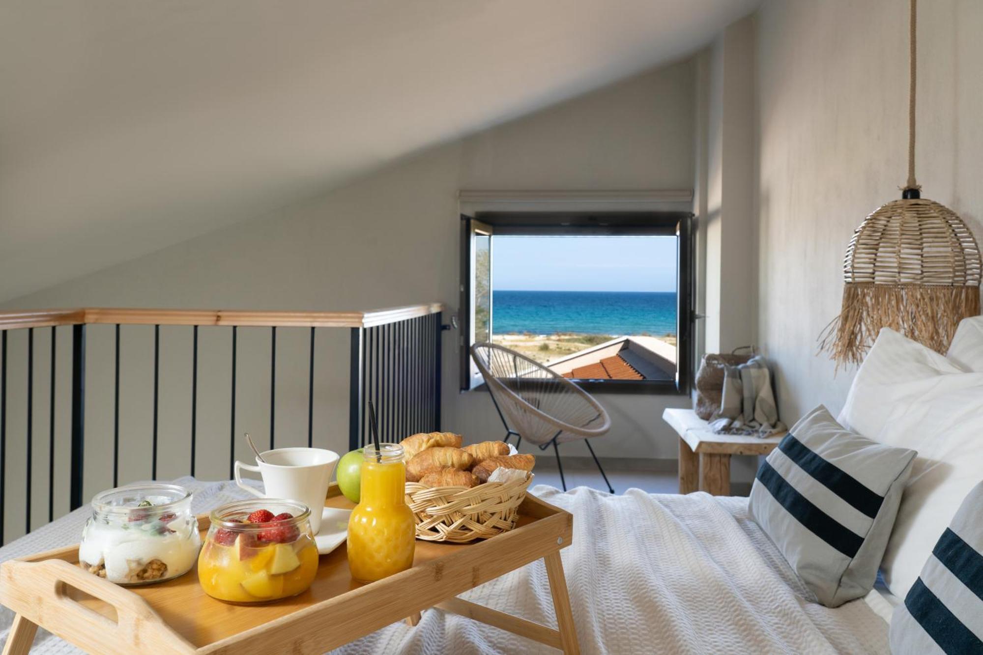 Amo Golden Suites Chrysi Ammoudia ภายนอก รูปภาพ
