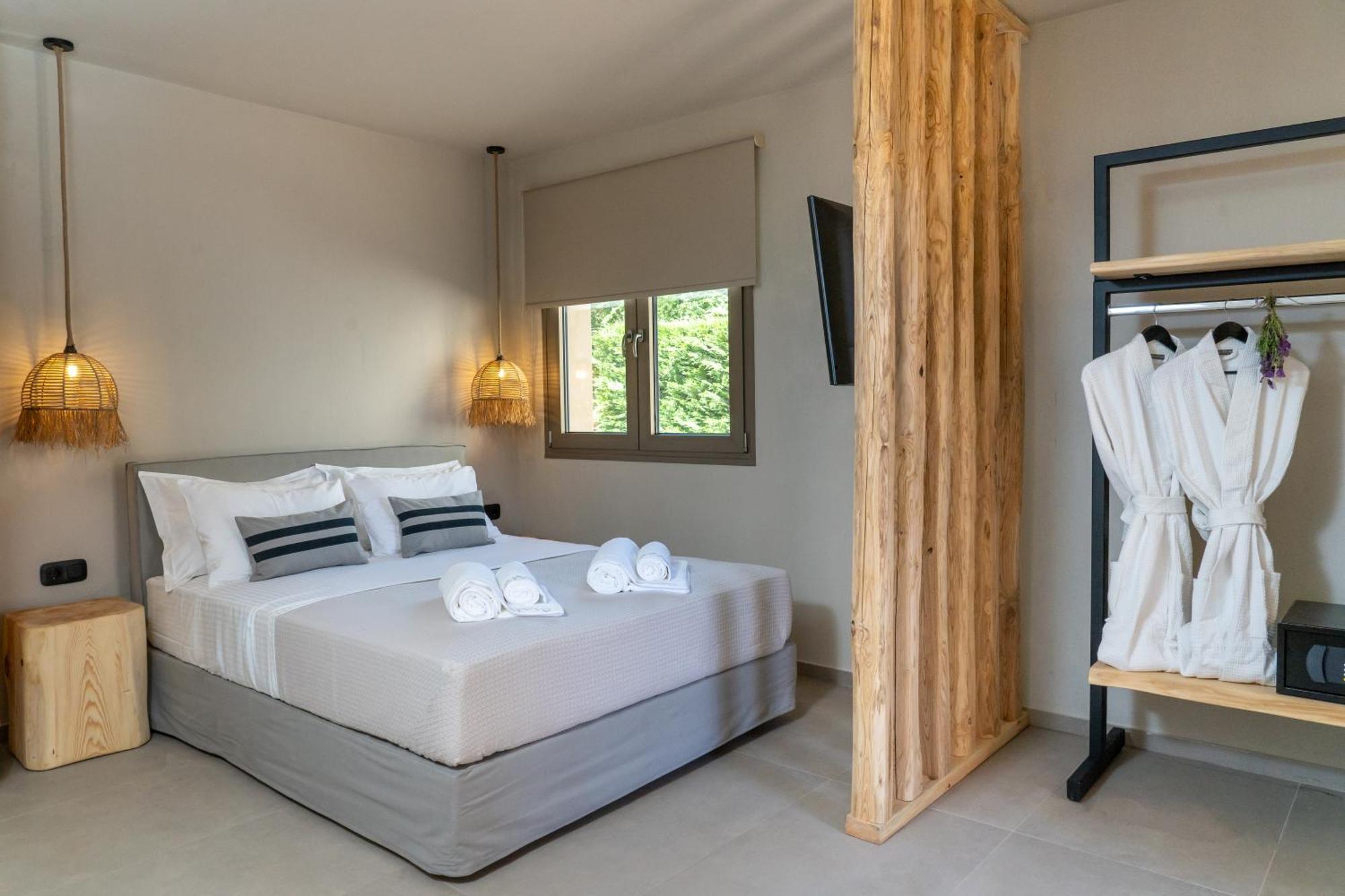 Amo Golden Suites Chrysi Ammoudia ภายนอก รูปภาพ