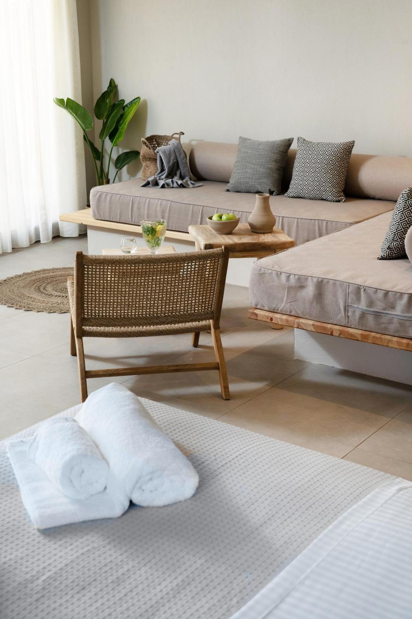 Amo Golden Suites Chrysi Ammoudia ภายนอก รูปภาพ